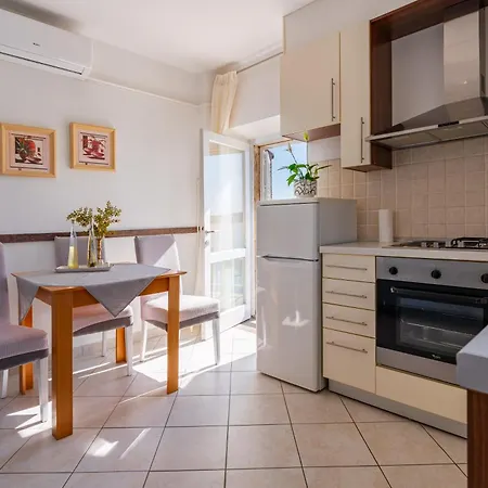 Luka, Punta Jurana Apartman