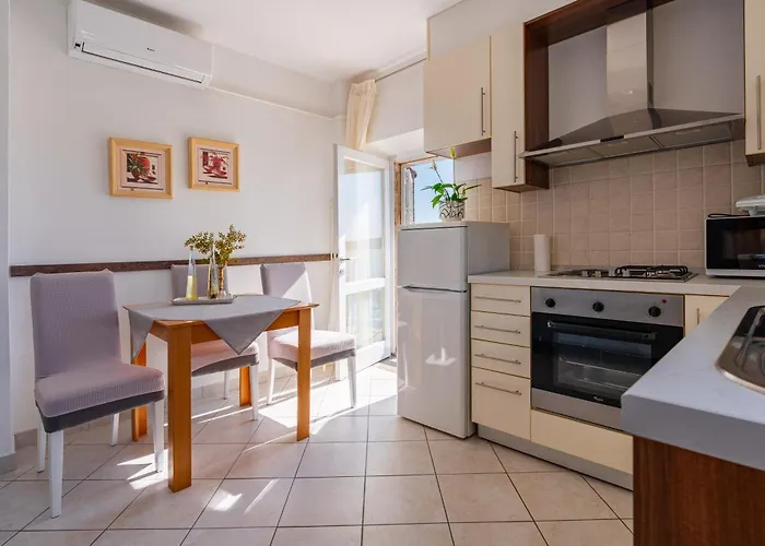 Luka, Punta Jurana 아파트